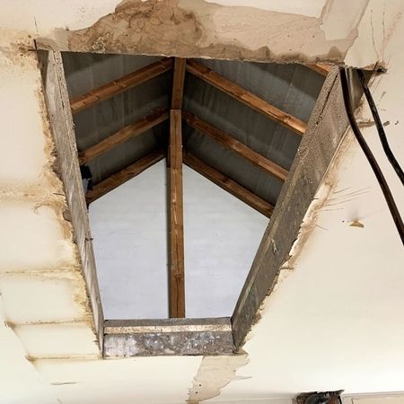 Fertig gestellter Deckendurchbruch unterhalb